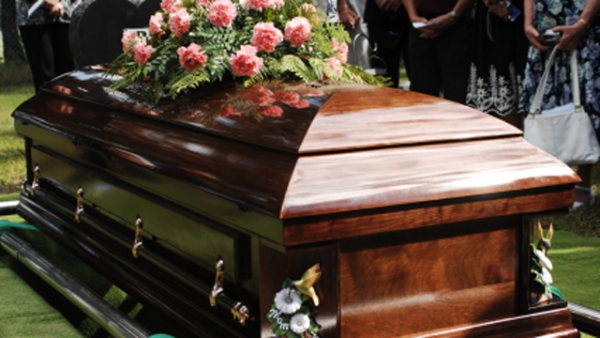 Versicherungen nach einem Todesfall – Was ist zu beachten?