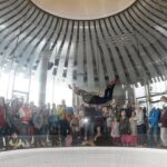 Jochen Schweizer fliegt im Windtunnel in der Jochen Schweizer Arena