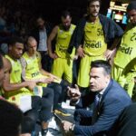 medi Bayreuth -- Für Raoul Korner (Mitte), Head Coach des Basketball-Bundesligisten medi bayreuth, steht das Team an erster Stelle